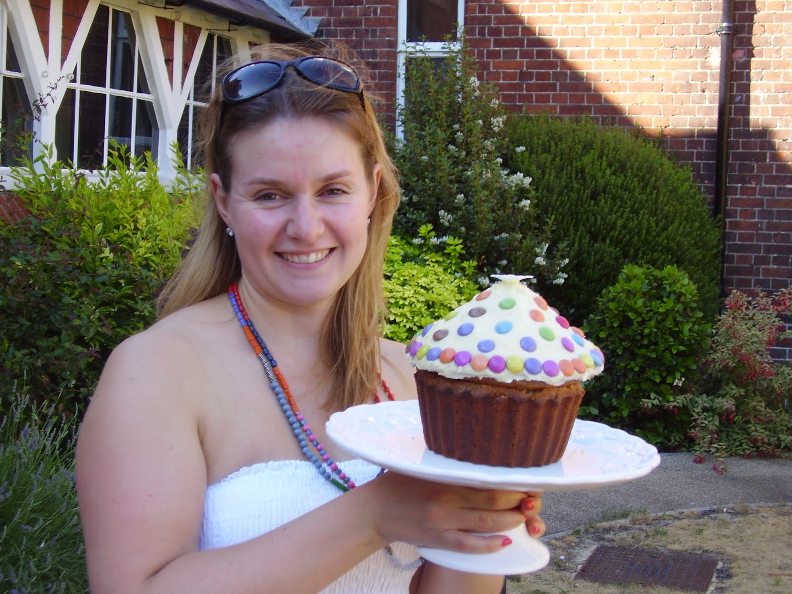 Rebecca Bakes Cakes Week 26 Giant Cupcake