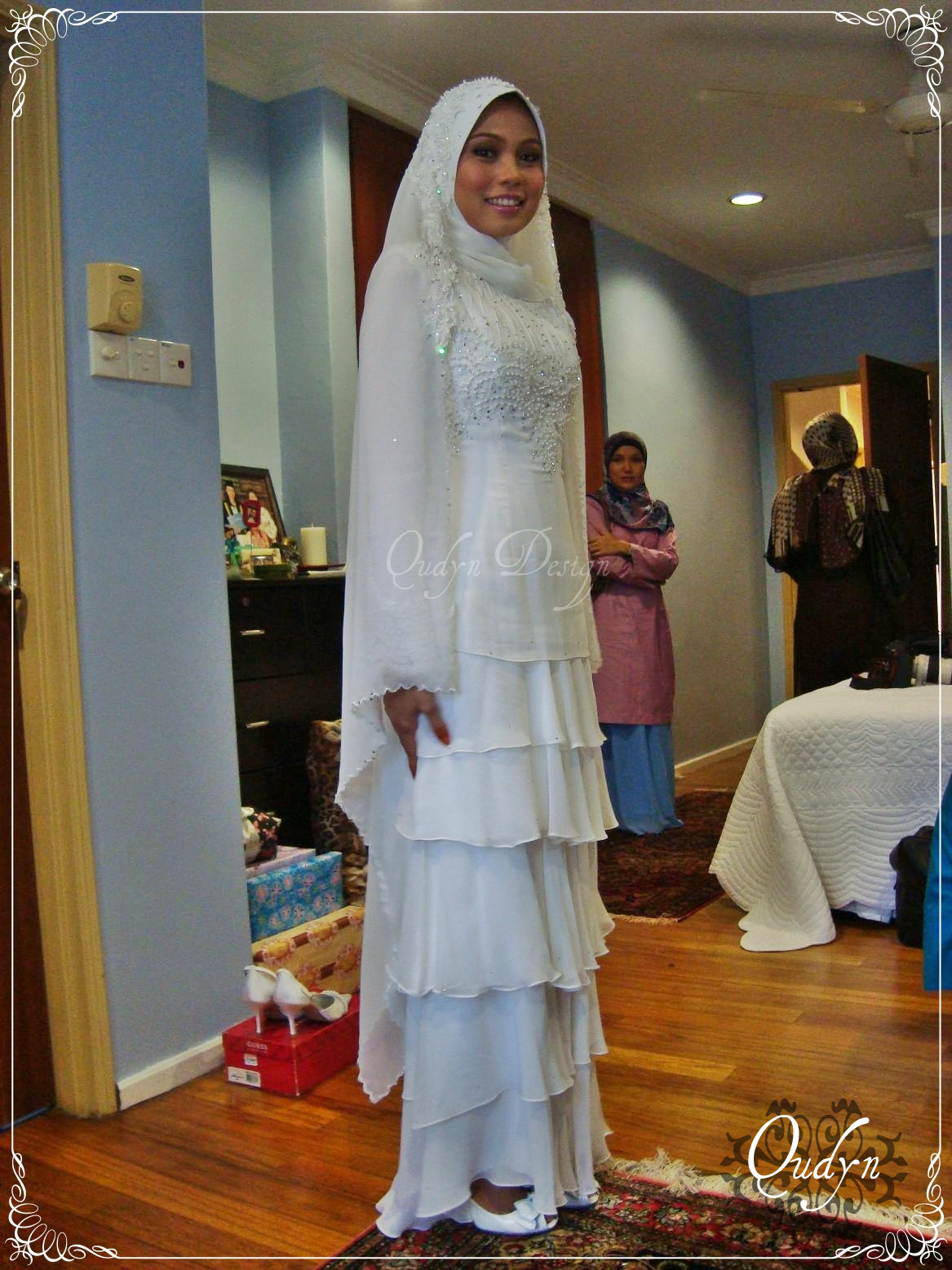 Dress nikah | Muslim wedding dress, Glitter wedding, Hijab fashion