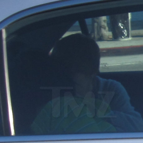 taylor swift kissing a girl. Pictures of Justin Bieber Kissing Jasmine Villegas inside a Car