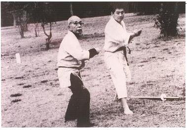 Old photo,33th grandmaster Takamatsu with Hatsumi soke