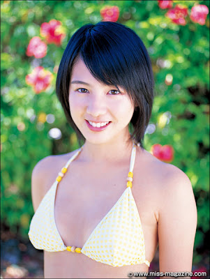 桜庭ななみ(SAKURABA NANAMI,นานามิ ซากุระบะ) ชุดว่ายน้ำในผลงานด้าน Gravure idol