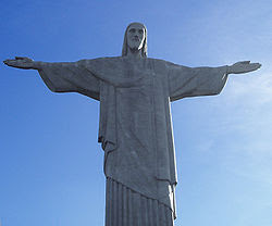 รูปปั้นพระเยซู คริสโตรีเดนเตอร์ สัญลักษณ์ที่สำคัญของเมืองรีโอเดจาเนโร