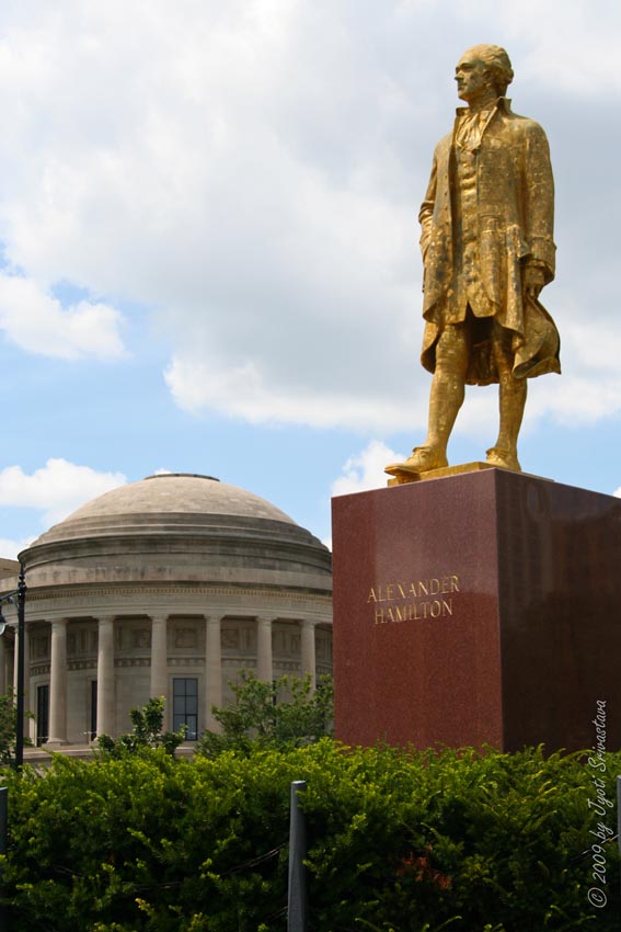 Public Art in Chicago Lincoln Park [Alexander Hamilton Monument by
