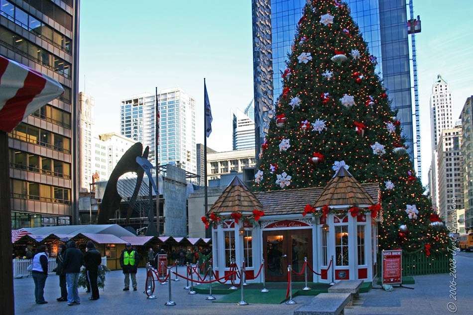 Public Art in Chicago Daley Center Plaza