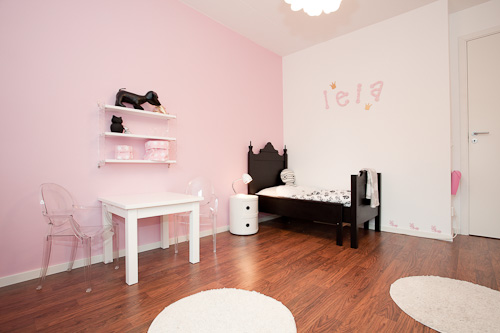 Dormitorio en blanco y rosa : Baby-Deco