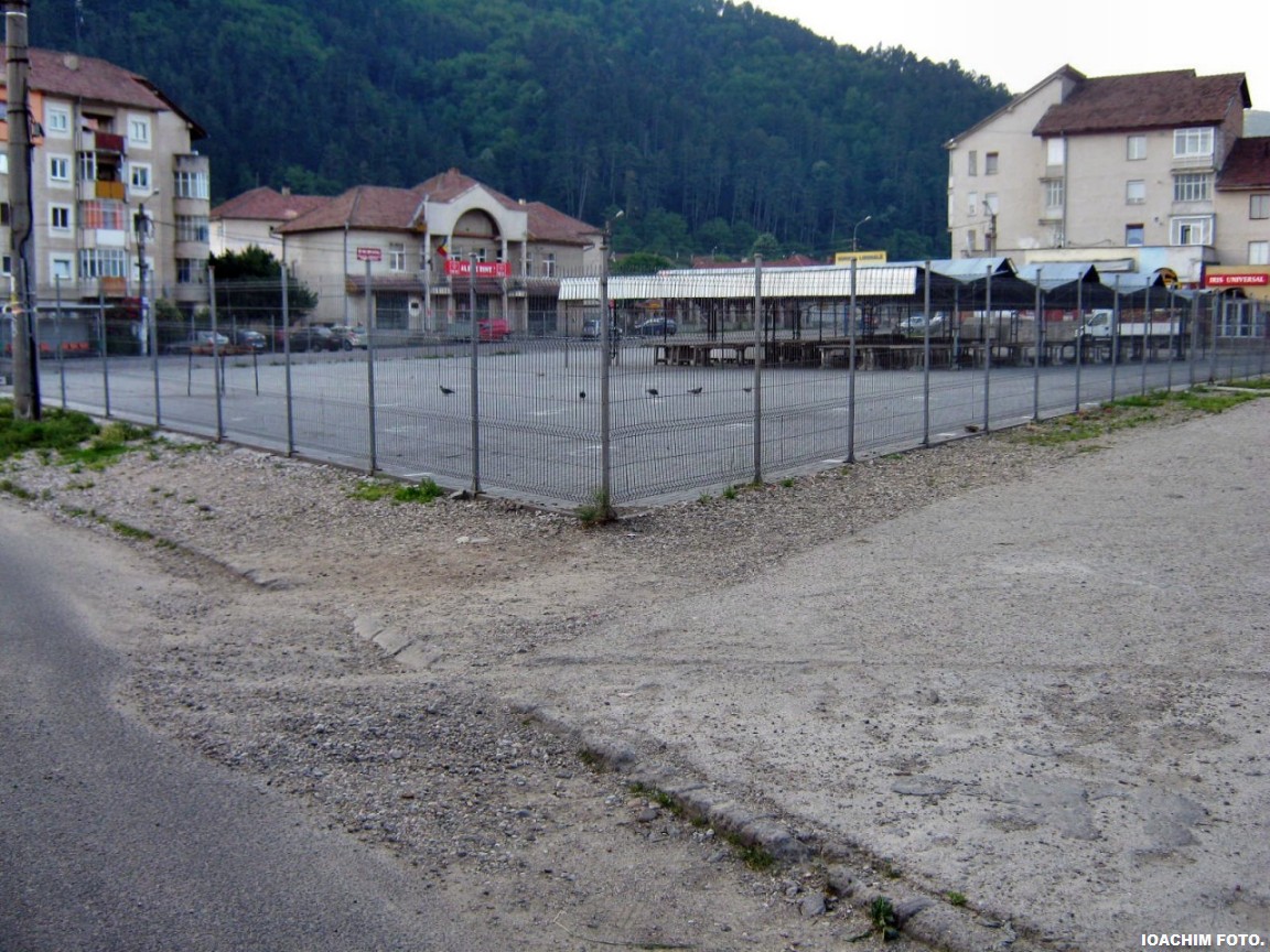 [piata2.jpg]