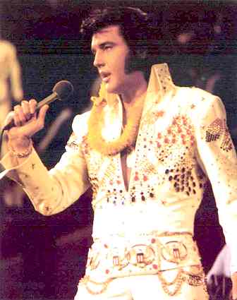 [elvis_presley_on_stage[1].jpg]