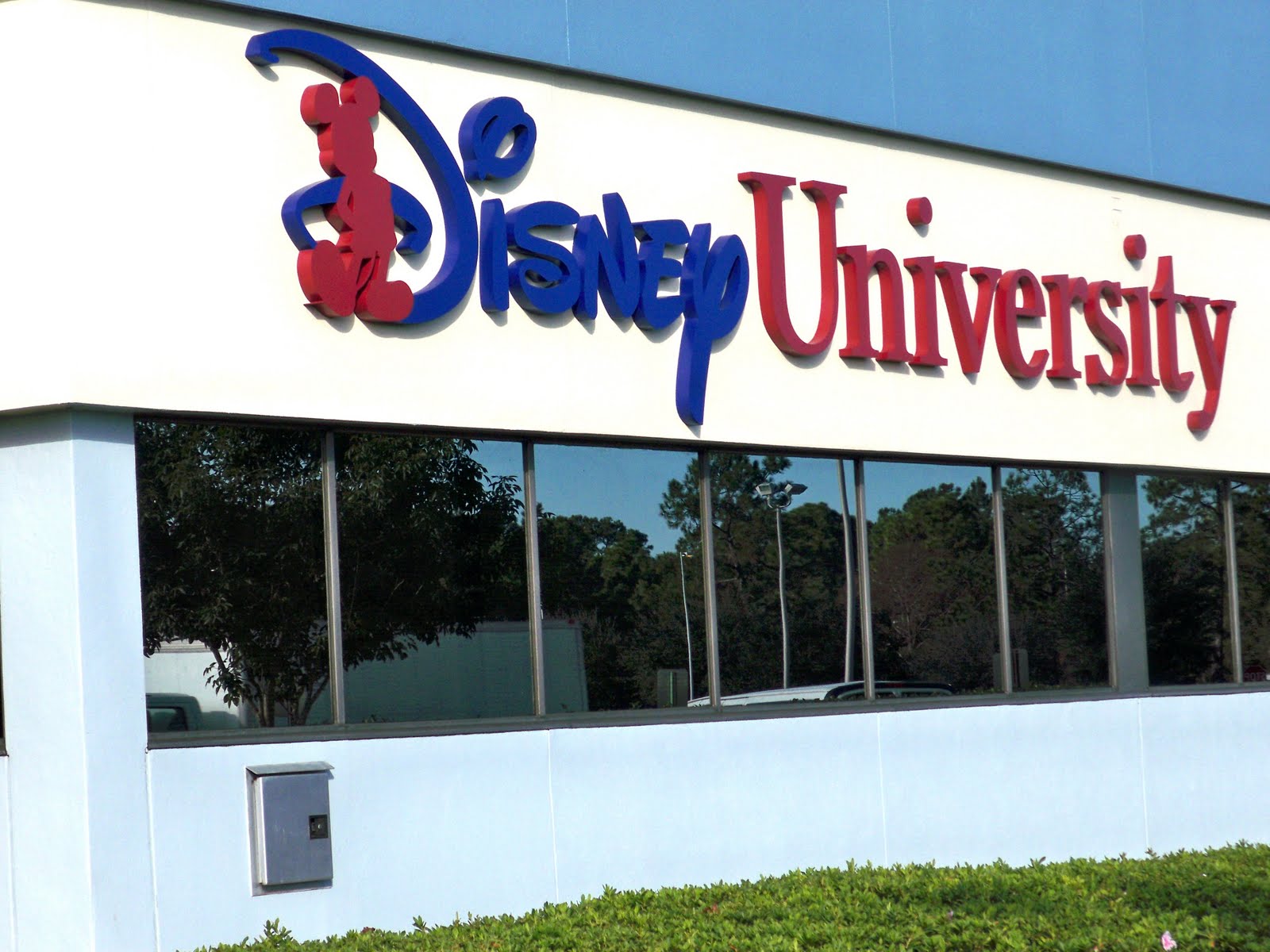 Disney College Program Vista Way Address