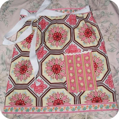sweet tidings march 2009 sewing craft blogs 400x400 apron%2Bafter blog Sewing Craft Blogs