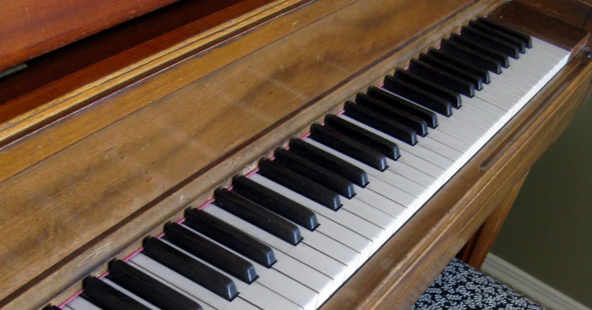 Small and Simple Recover Piano Bench Tutorial