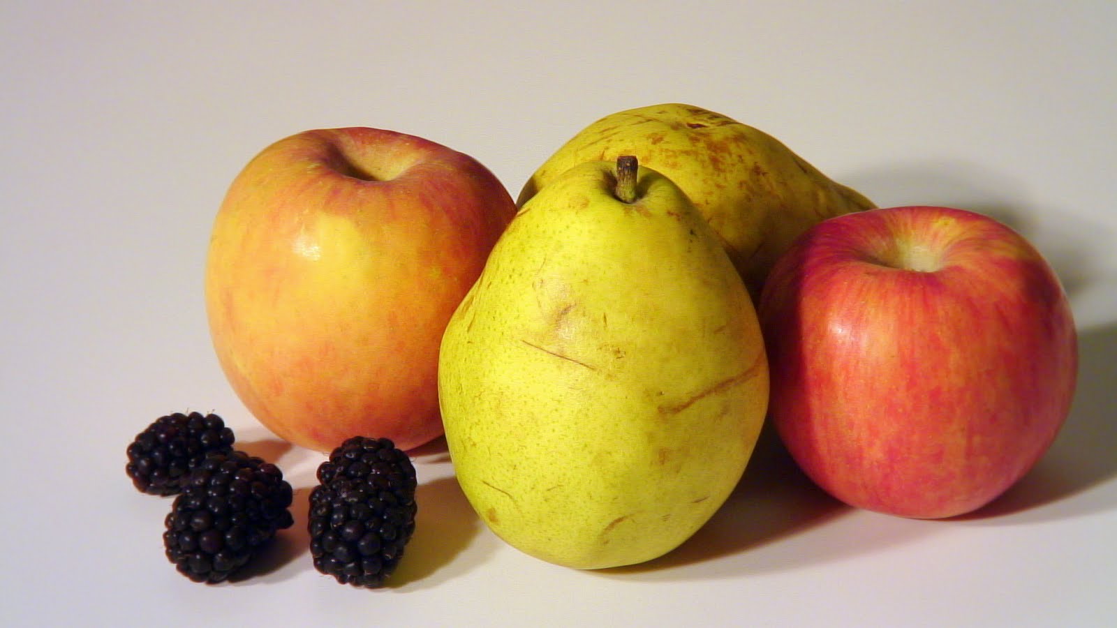 Edible Menu Pan Roasted Apples & Pears w/ Minted Blackberry Stock
