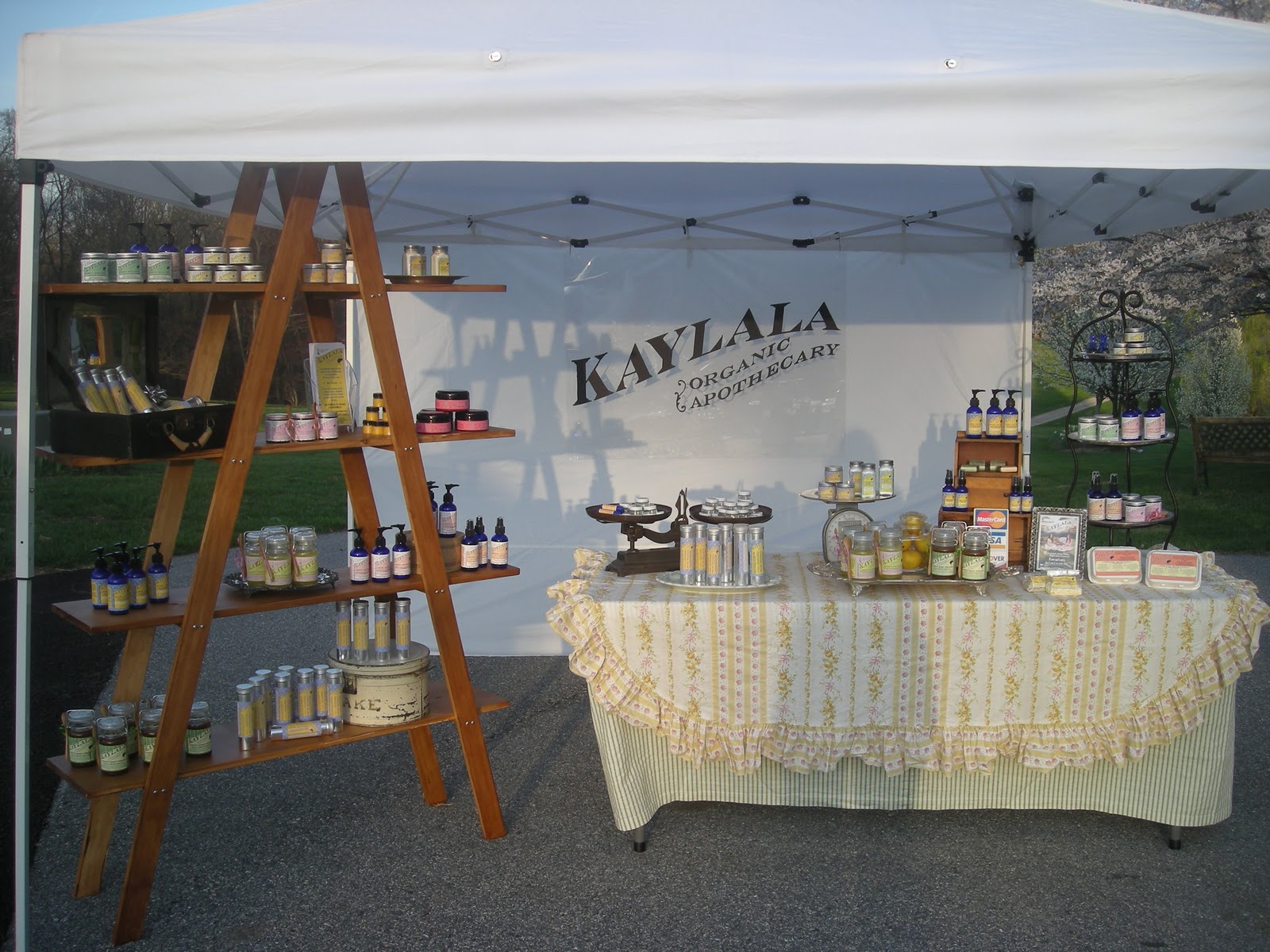 Ballston Arts Market: Fun Booth Displays!