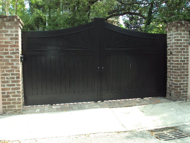 wood driveway gate plans