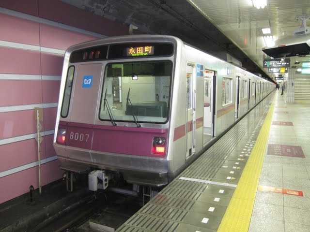 東京メトロ半蔵門線　永田町行き　8000系(終電運行)