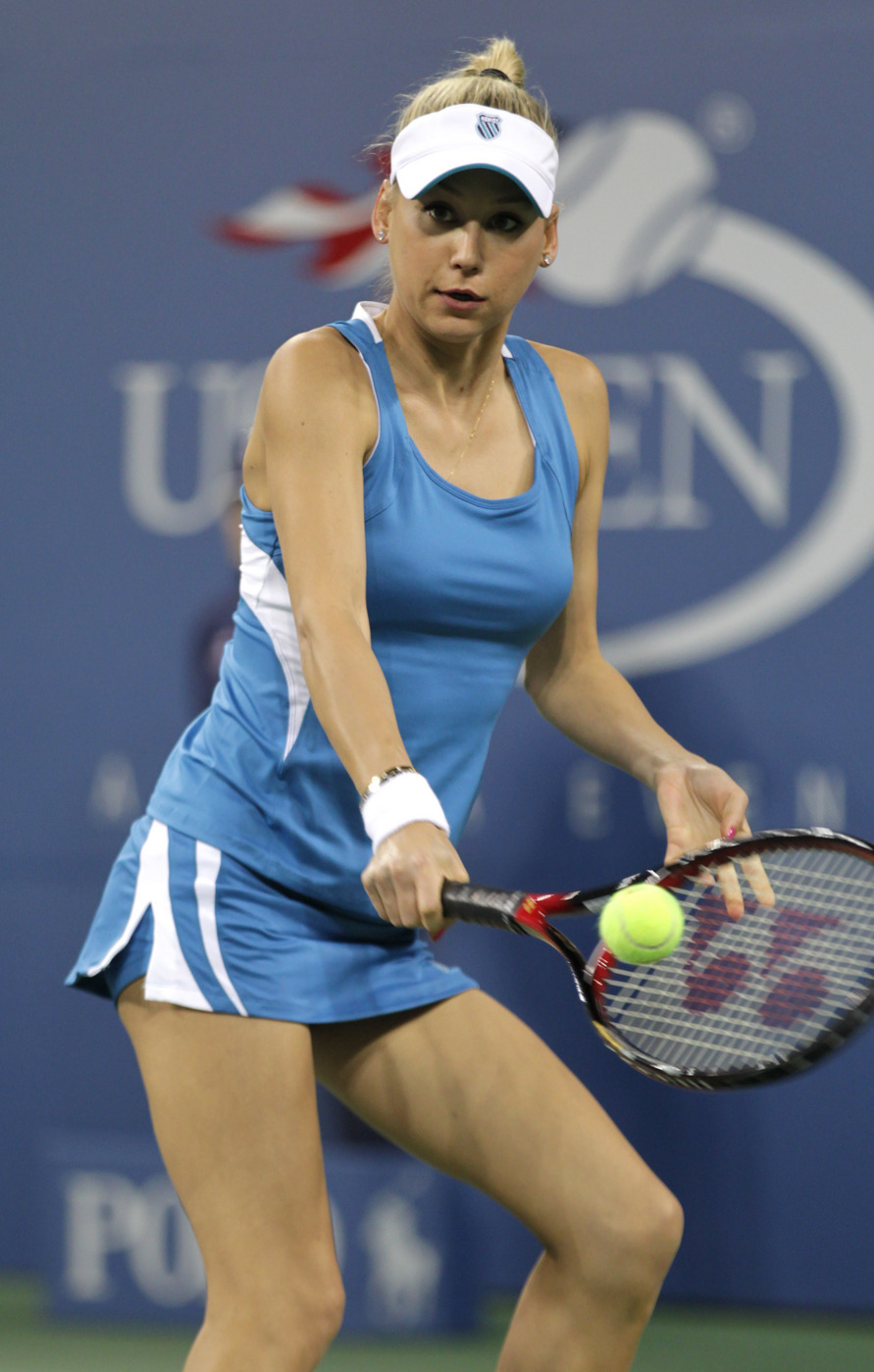 HOLLYWOOD'S STARS: Anna Kournik...