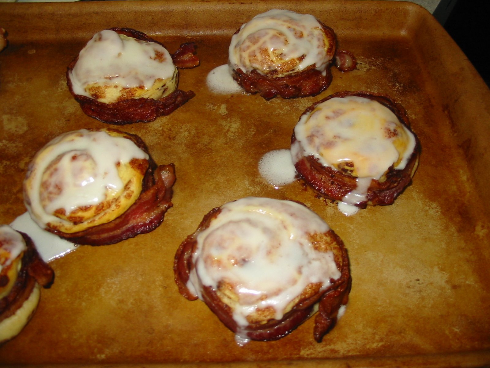 [baconcinnamonrolls.JPG]