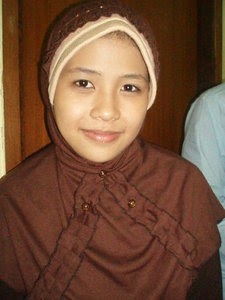 Ca'roniPshT: Wafiq Azizah