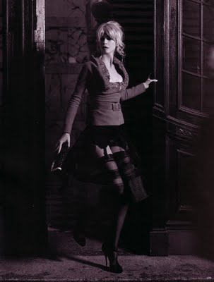 [edit_2009_10_vogue_deutsch_lagerfeld_l.jpg]