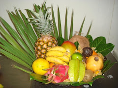 LES FRUITS COMMENÇANT PAR A Fruits+exotiques+ananas+grand