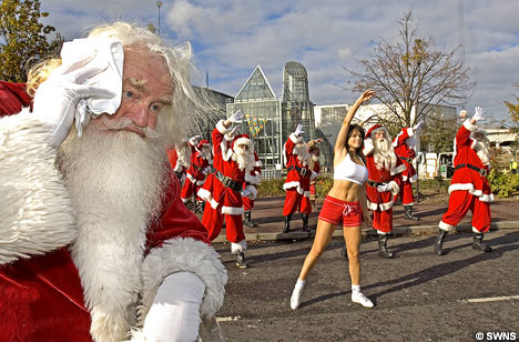 [SantaAerobicsSWNS_468x308.jpg]