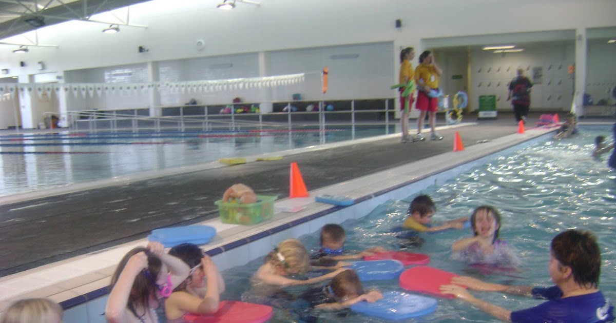 Room 6 Ashley School SWIMMING AT DUDLEY POOL!