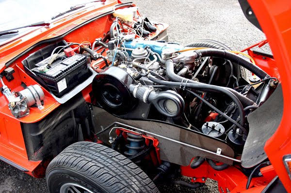 [triumph+spitfire+engine.jpg]