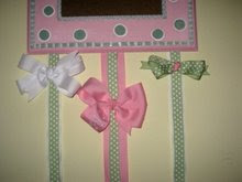 Personalized or "plain" hair bows in an assortment of colors!