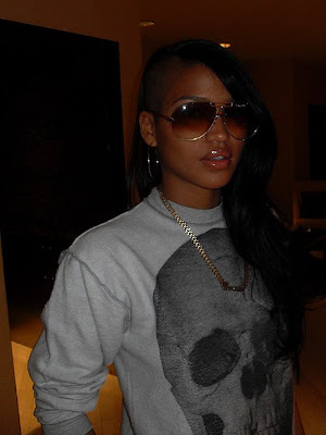 Cassie's new hair style!!!!! I think it's her new Rock Star Look? Cassie's new hair style!!!!! I think it's her new Rock Star Look?