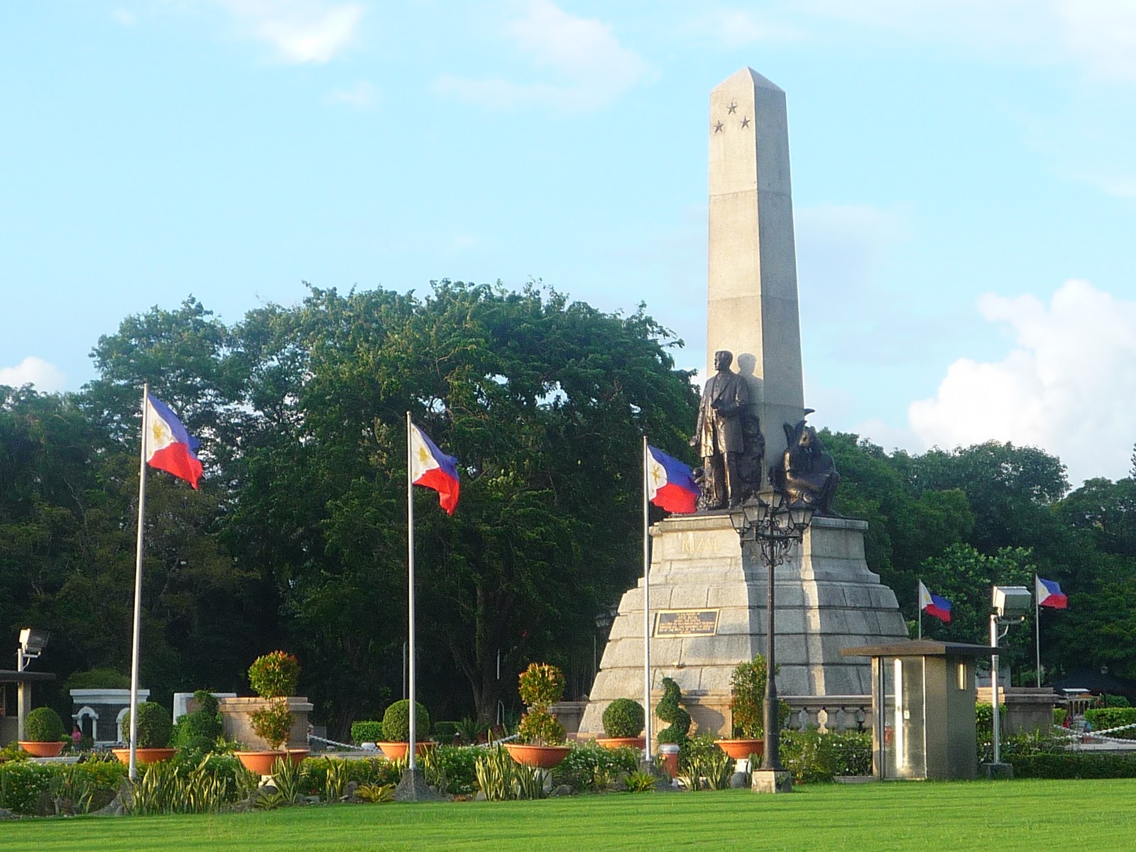 Miranda: Rizal Park by day [My World-Tuesday]