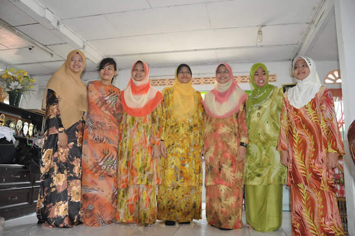 CUCU CUCU PEREMPUAN BERGAMBAR SEWAKTU RAYA 2009