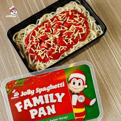 Time for some holiday bonding with the cheesiest, meatiest, sweet-sarap family favorite: The Jolly Spaghetti Family Pan!