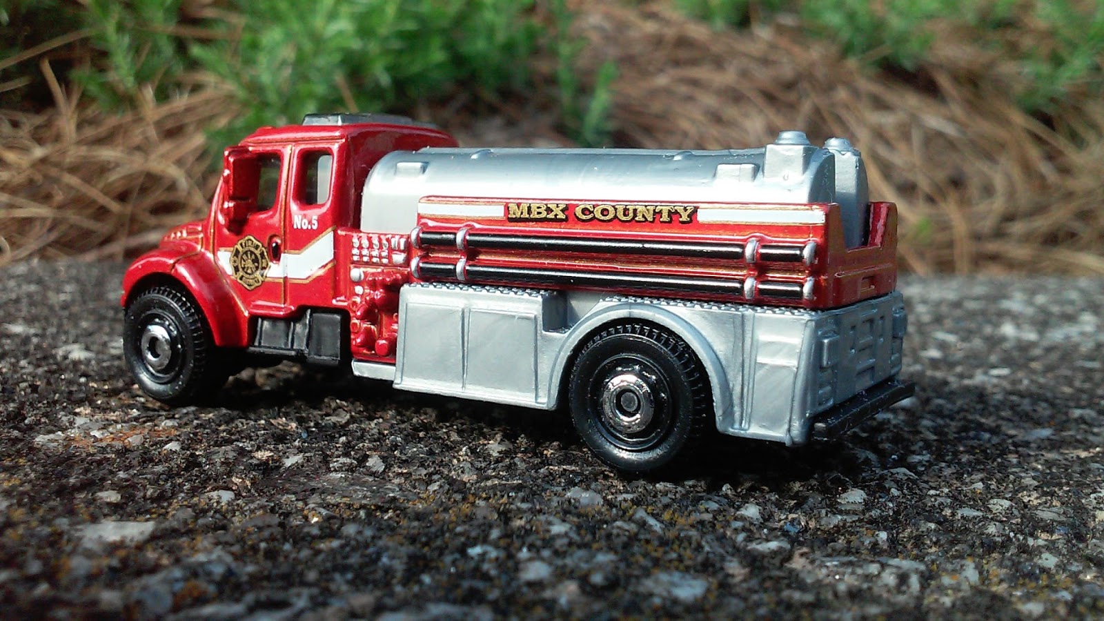 Daily Diecast Car: Matchbox Freightliner M2 106 Fire Truck (Pumper)