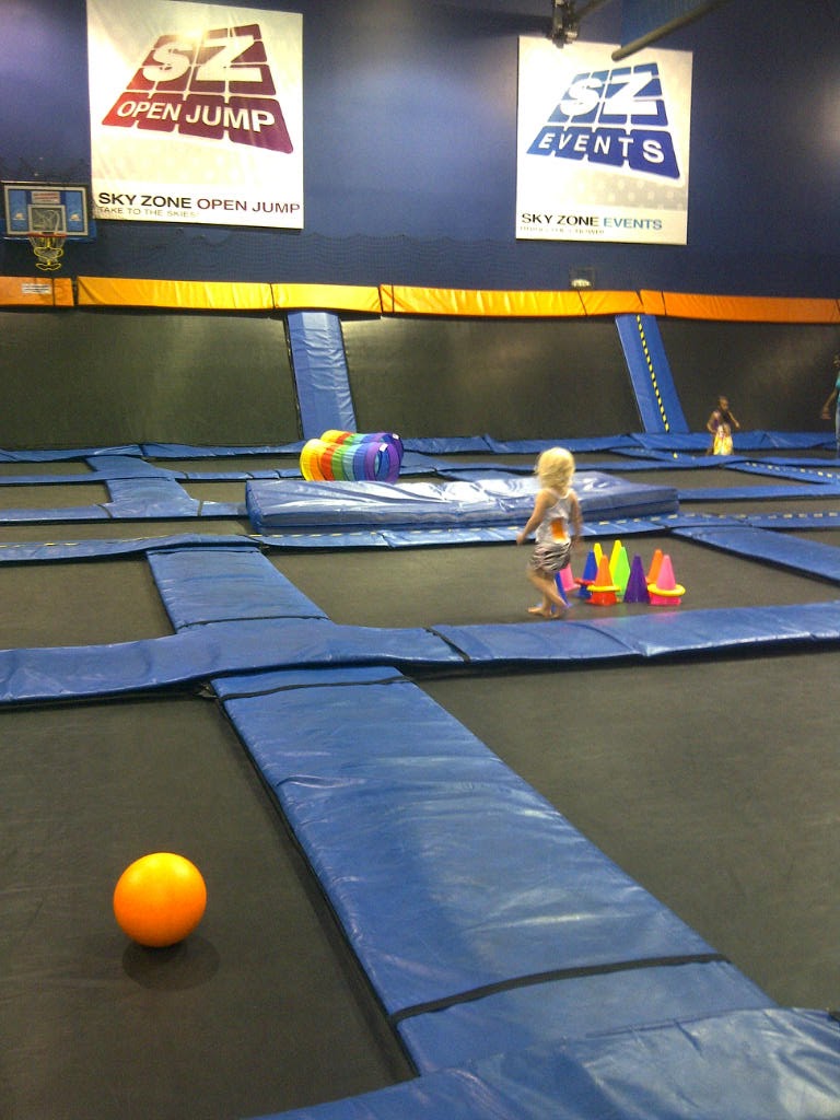 Bubbi and Boo Review Skyzone Indoor Trampoline Park