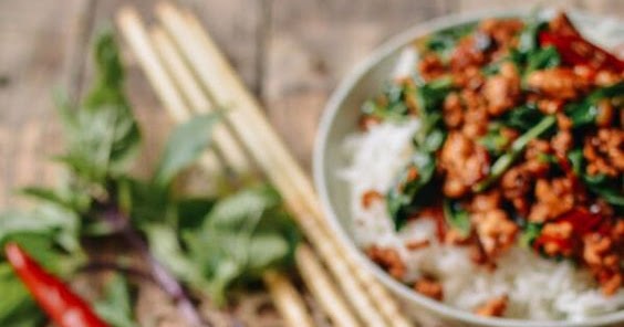 Thai Basil Chicken (Easy Gai Pad Krapow) - Food Inspiration Healthy