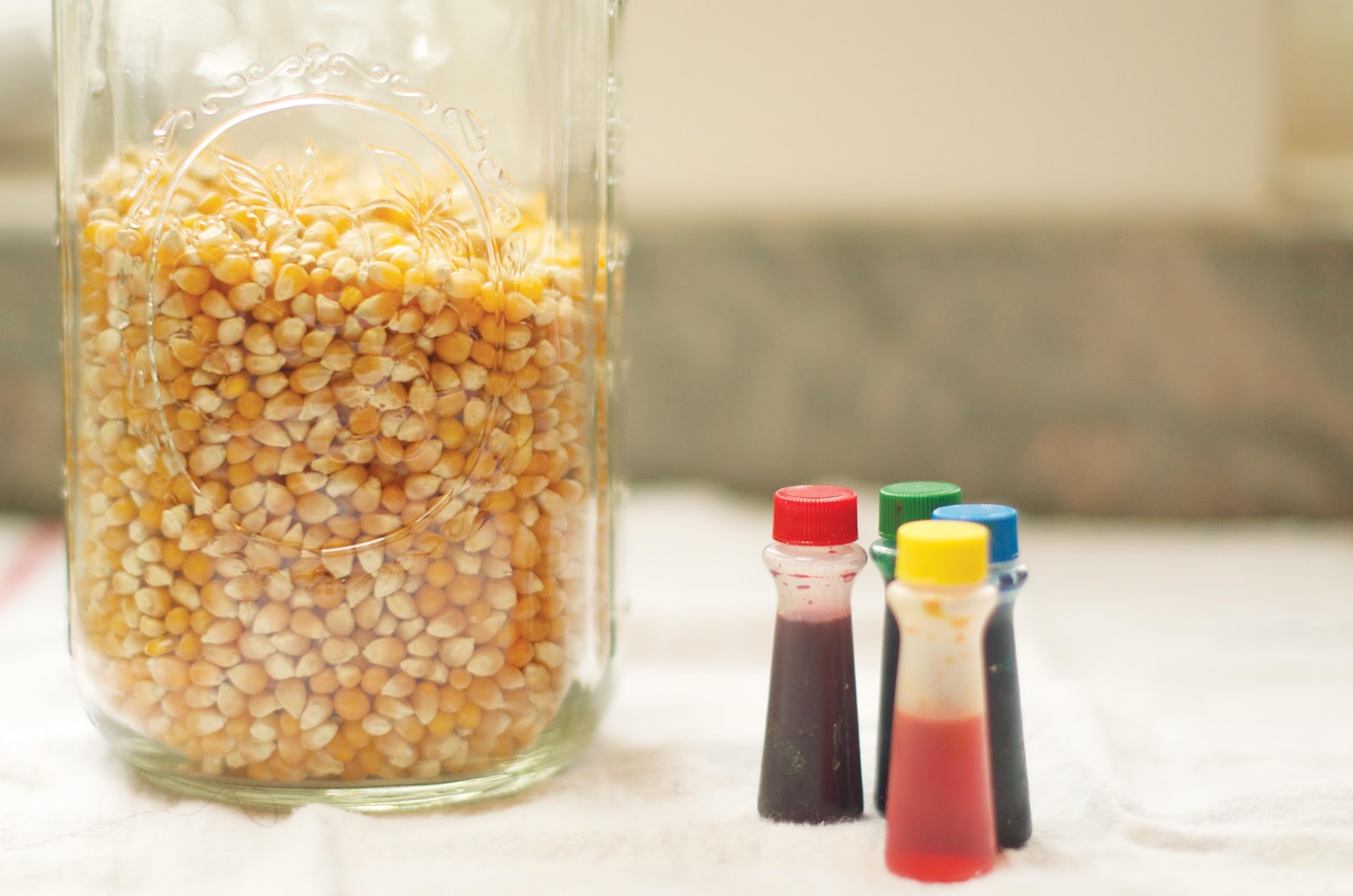 different colored popcorn kernels