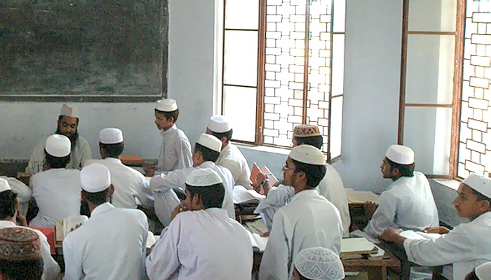 उर्दू-शिक्षक-भर्ती-शिक्षक-बनना-है-तो-एक-से-ज्यादा-पत्नि-नहीं-होनी-चाहिए