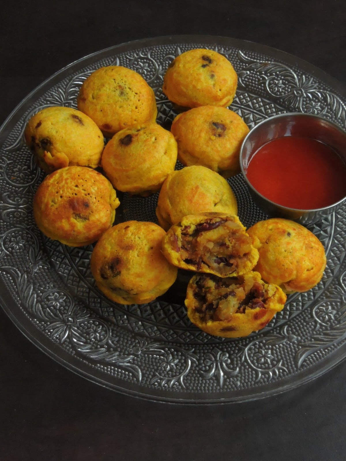 Priya's Versatile Recipes Rajma Batata Vada/Kidney Beans & Potato