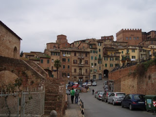 BUSCAR EN LA RED HOTELES EN SIENA 1