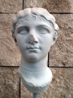 Antonia Minor, hija  de Marco Antonio y Octavia  - a. 36 a.C.- 38d. C. (2)