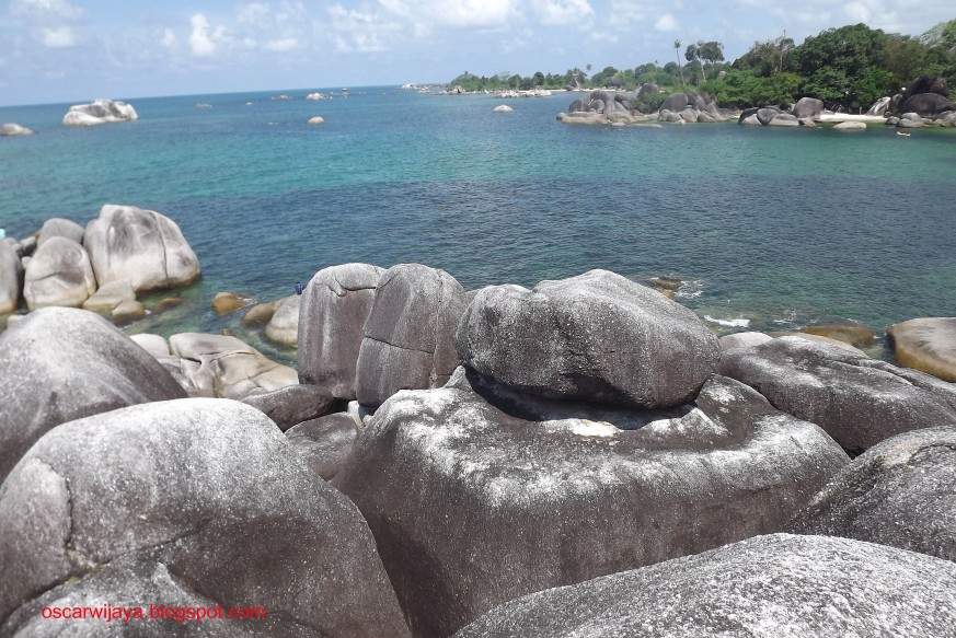 Mari Menjelajah Belitung: Pemandangan Bebatuan Pantai Yang INdah