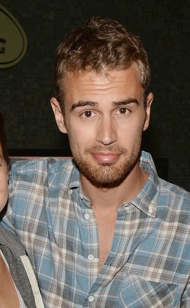 THAT EYE CONTACT THO--- there is no denying it Sheo all the way Theo james, Dive