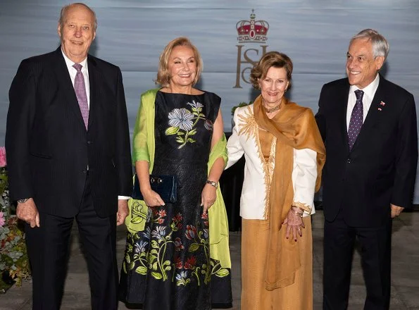 Queen Sonja visited Mayor of Santiago, Mr Felipe Alessandri and Hilde Skaar aka SKAAR. President Sebastián Piñera and First Lady Cecilia Morel Montes