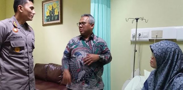 Ketua KPU Bekasi Bertumbangan, Arief Budiman Buru-buru ke Rumah Sakit