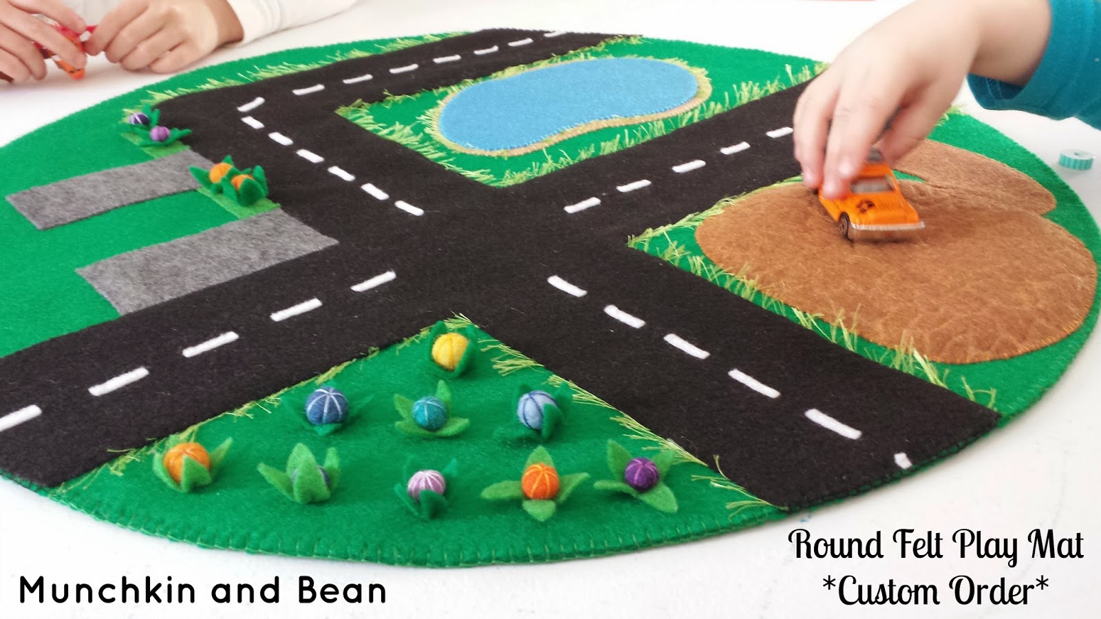 Munchkin and Bean Round Felt Play Mat