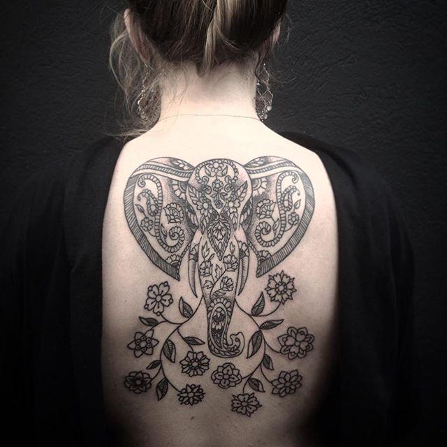 Tatuagens femininas para as costas Tatuagens femininas para as costas