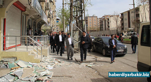 Bu saldırı 16 Nisan'daki referandumdan bağlantısız değil DİYARBAKIR-HÜDA PAR Genel Başkan Yardımcısı M. Hüseyin Yılmaz, PKK tarafından Diyarbakır'ın Bağlar ilçesinde gerçekleştirilen saldırıda iş yerleri zarar gören esnafı ve halkı ziyaret etti.