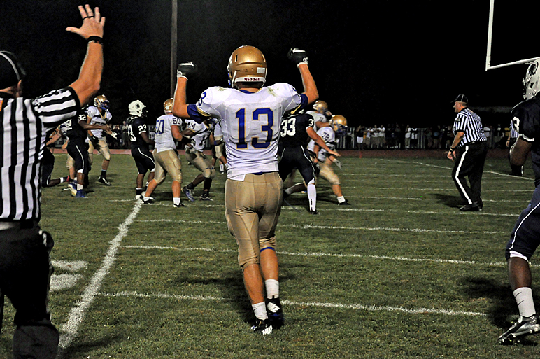 ster Schroeder Varsity Football Photos GatesChili (Lost 1412)