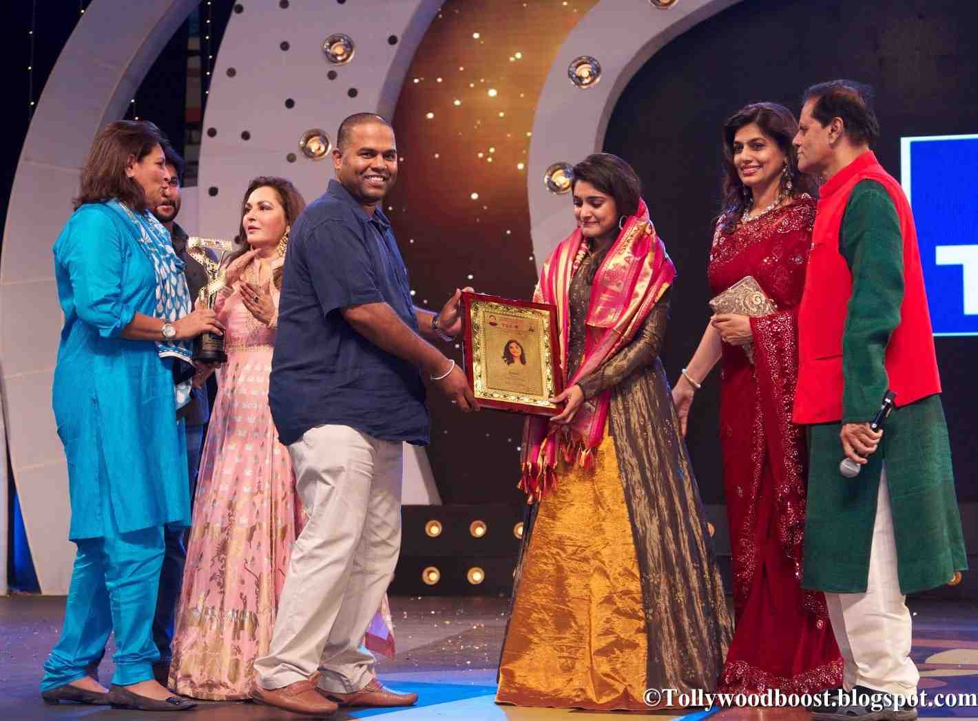Malayalam Actress Niveda Thomas At TSR TV9 National Film Awards