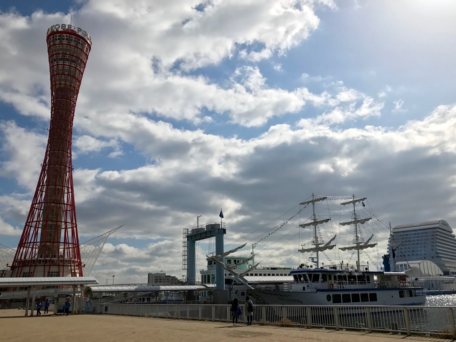 うふふな日々 神戸ベイクルーズ「Ocean Prince」と、「ぱしふぃっくびいなす」のお迎え（2017瀬戸内の旅/冬 6