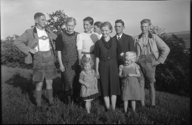 Familienausflug viele Personen - 1930-1950